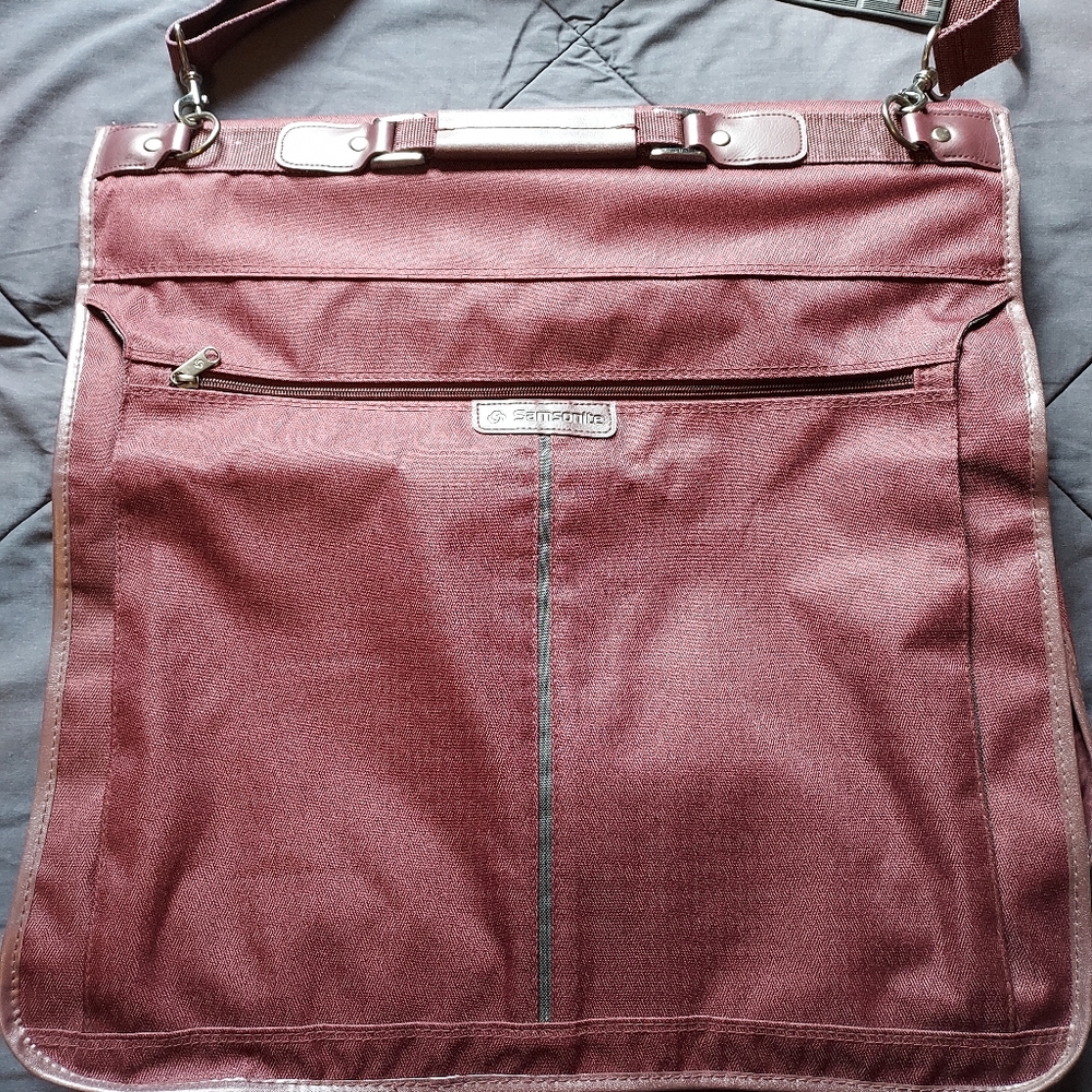"Samsonite" luggage carrier
